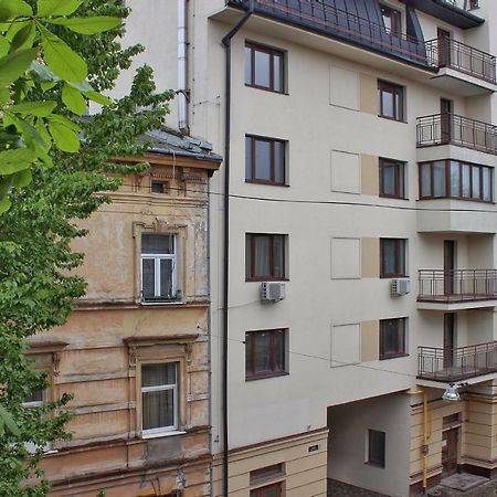 Квартира По Вулиці Голубовича 42 Біля Вокзалу Комфортна Повноцінна Стильна Lviv Luaran gambar